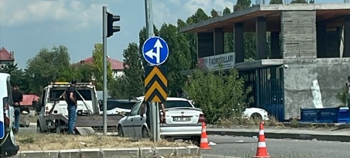 BULANIK’TA TRAFİK KAZASI: 3 YARALI
