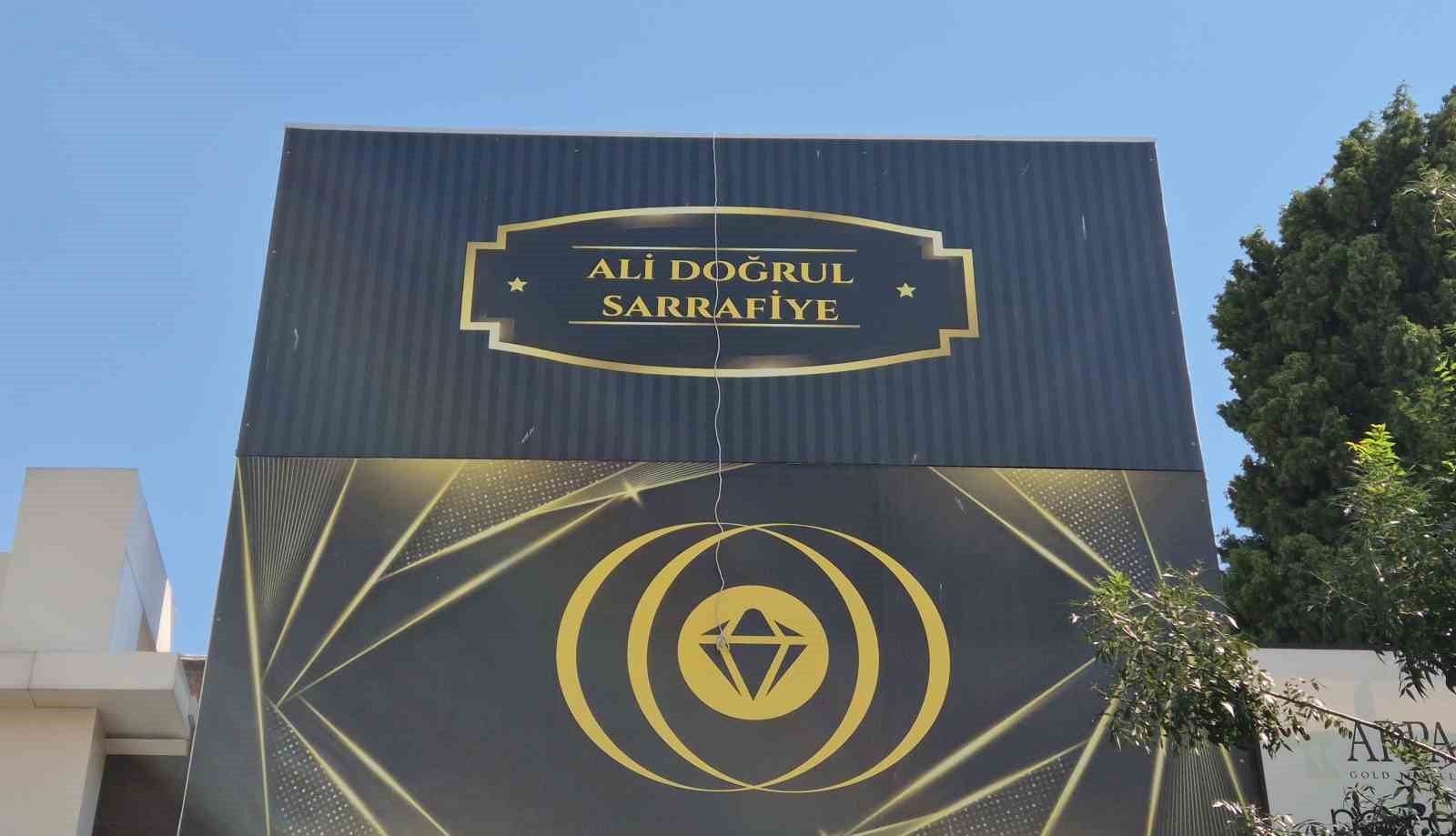 TEKİRDAĞ’DA KUYUMCU ORTADAN KAYBOLDU: ÇOK SAYIDA VATANDAŞIN ALTIN VE PARASI BUHAR OLDU
