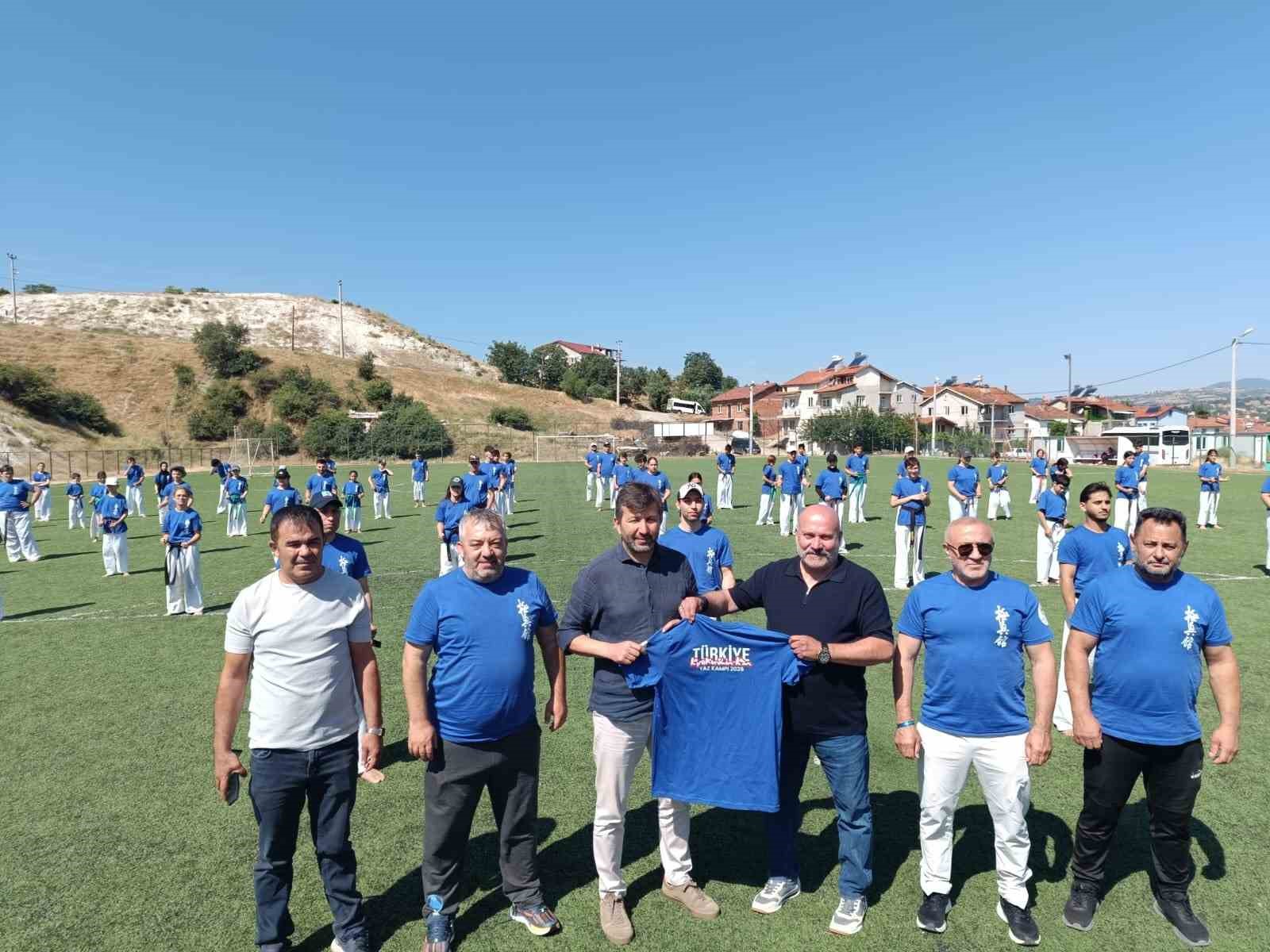 KÜTAHYA’DA KYOKUSHİN-KAN TÜRKİYE YAZ GELİŞİM KAMPI SONA ERDİ