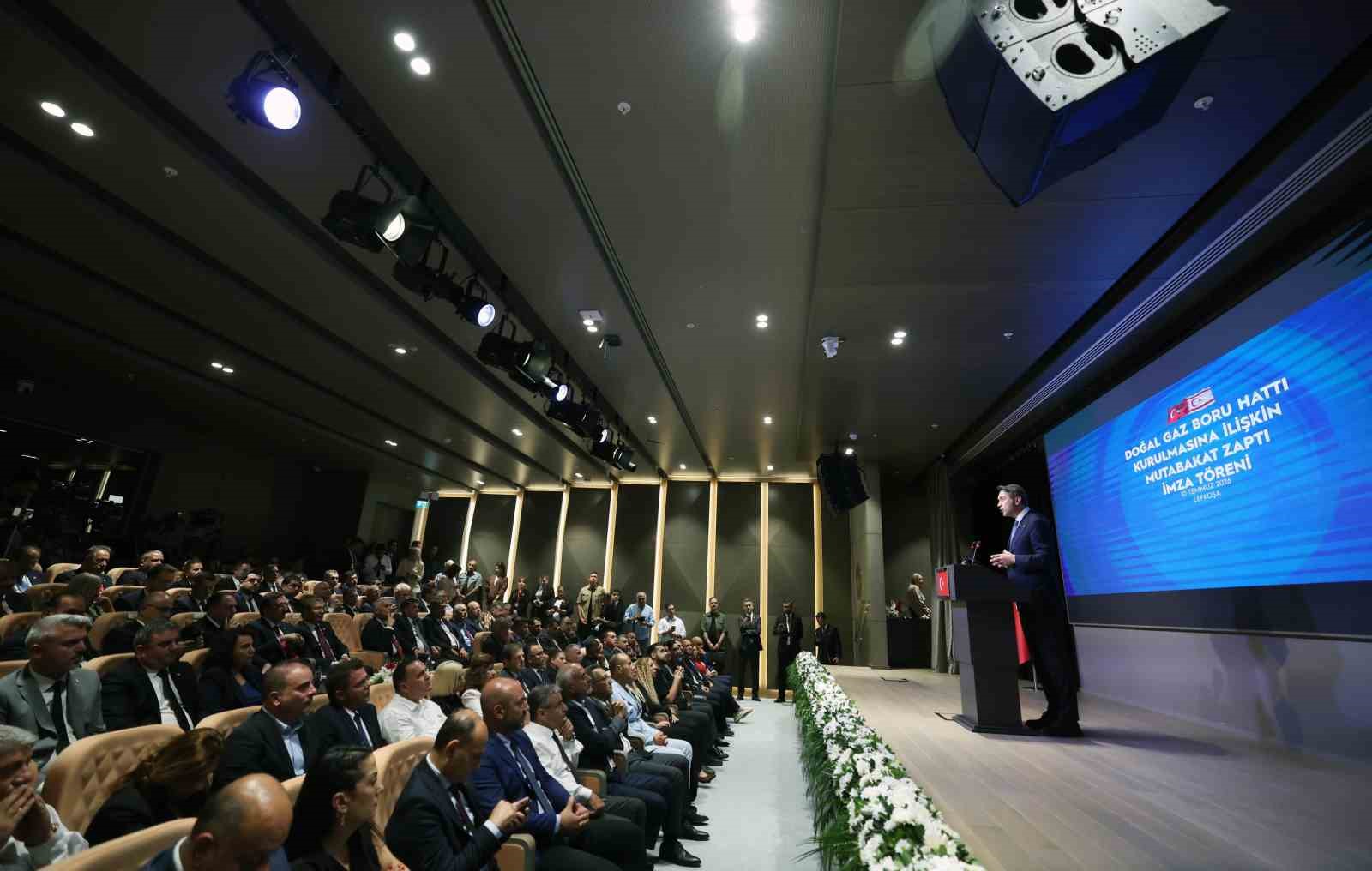 BAKAN BAYRAKTAR: "TÜRKİYE-KKTC ARASINDA YAKLAŞIK 101 KİLOMETRE UZUNLUĞUNDA DOĞAL GAZ İLETİM HATTI İNŞA EDECEĞİZ"