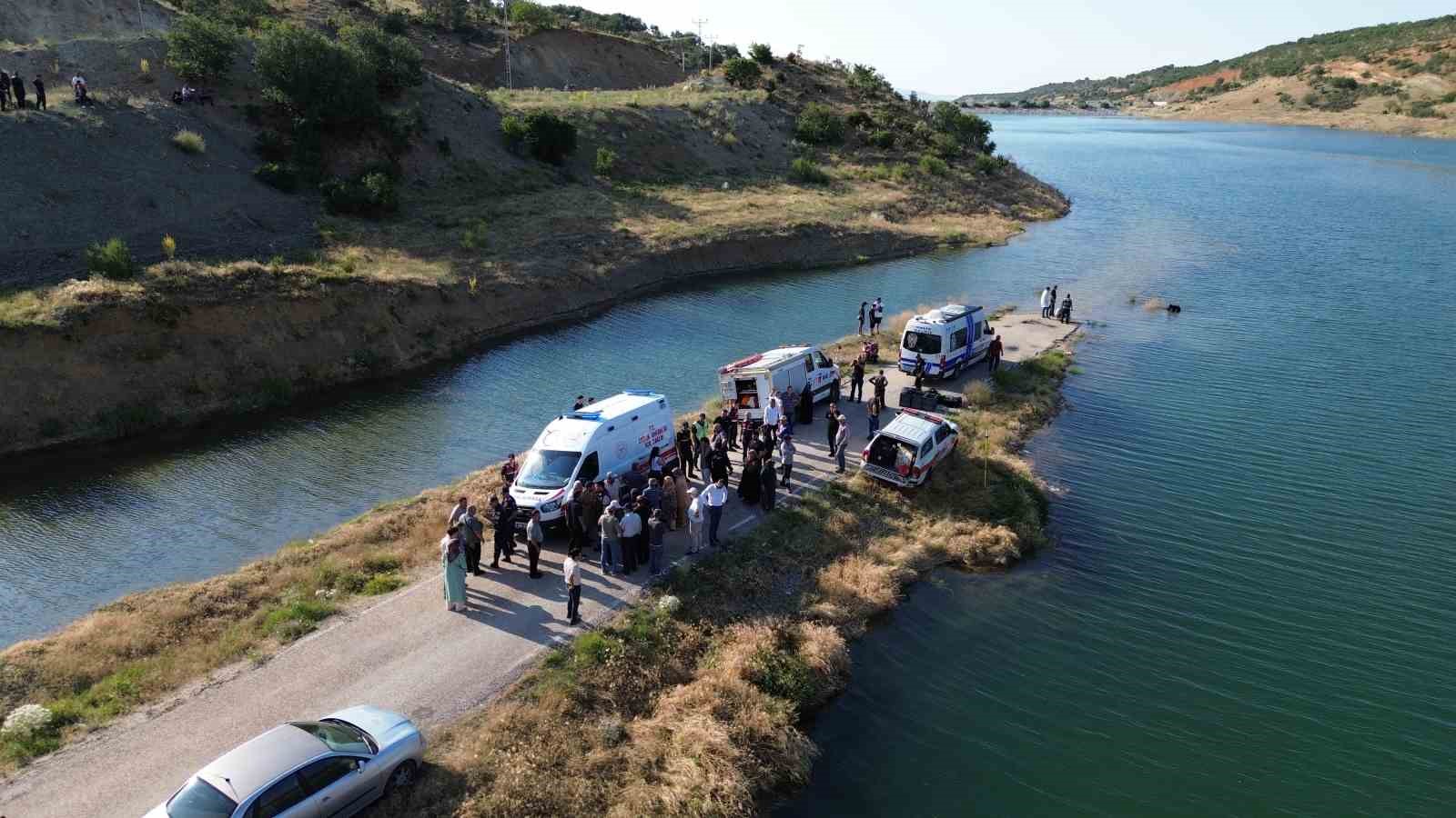 KARAMAN’DA 15 YAŞINDAKİ ÇOCUK SERİNLEMEK İÇİN GİRDİĞİ GÖLETTE BOĞULDU