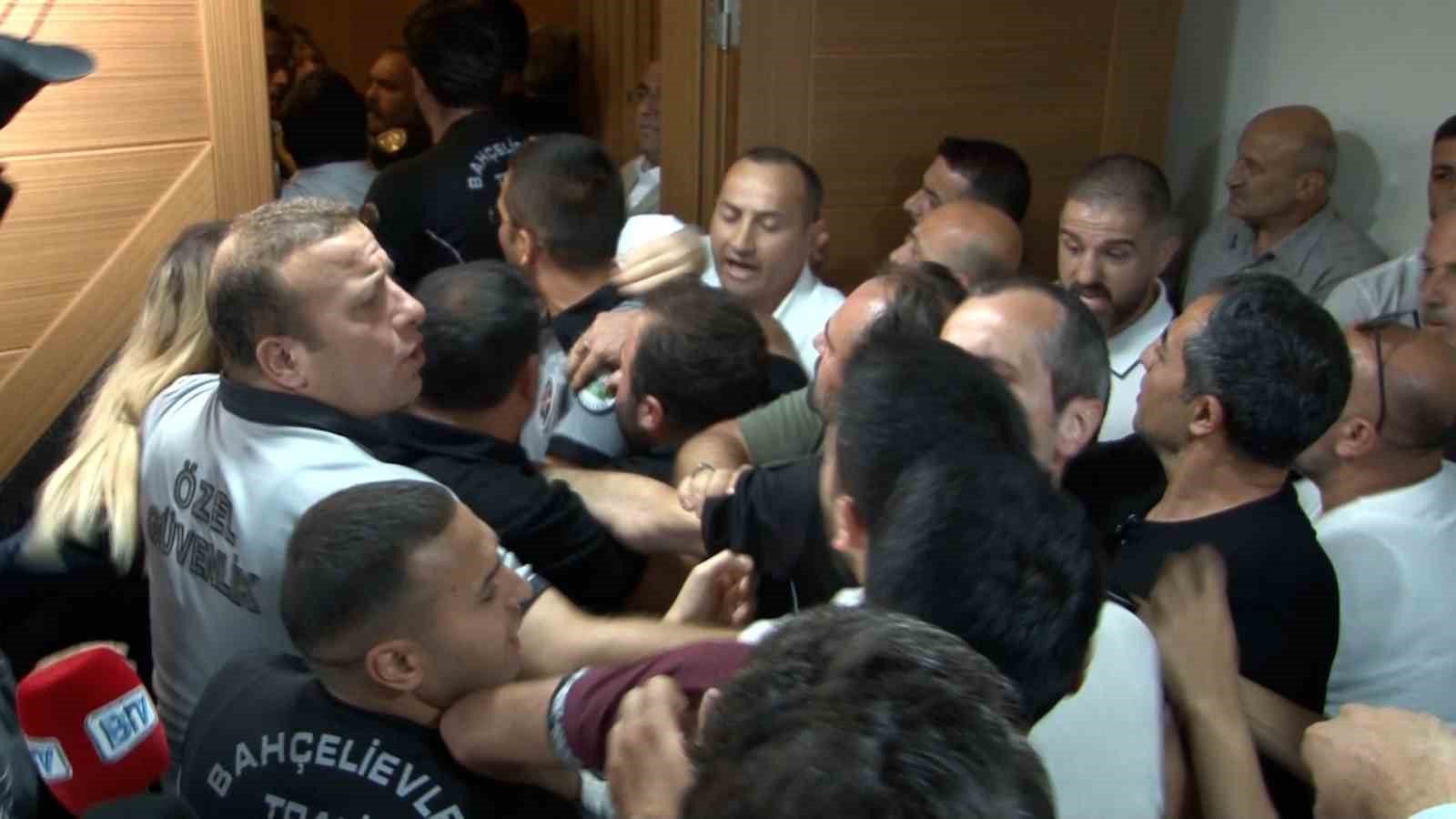 15 TEMMUZ’A ’TİYATRO’ DİYEN CHP’Lİ MECLİS ÜYELERİNE ŞEHİTLERİ AİLELERİNDEN SERT TEPKİ