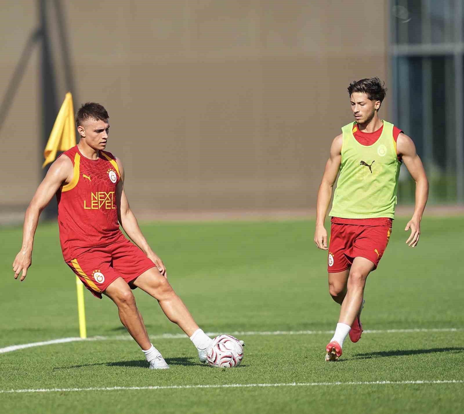 GALATASARAY, GÜNÜ ÇİFT ANTRENMANLA TAMAMLADI