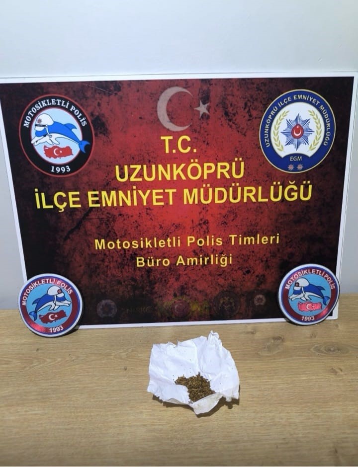 UZUNKÖPRÜ’DE YUNUS TİMLERİNDEN UYUŞTURUCU OPERASYONU: 2 ŞÜPHELİ HAKKINDA İŞLEM BAŞLATILDI