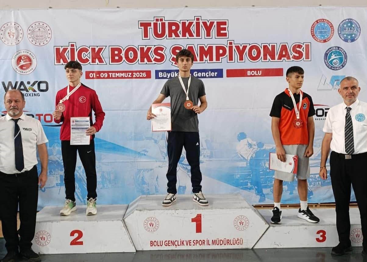 ERZİNCANLI KİCK BOKSÇULARDAN TÜRKİYE ŞAMPİYONASI’NDA BAŞARI