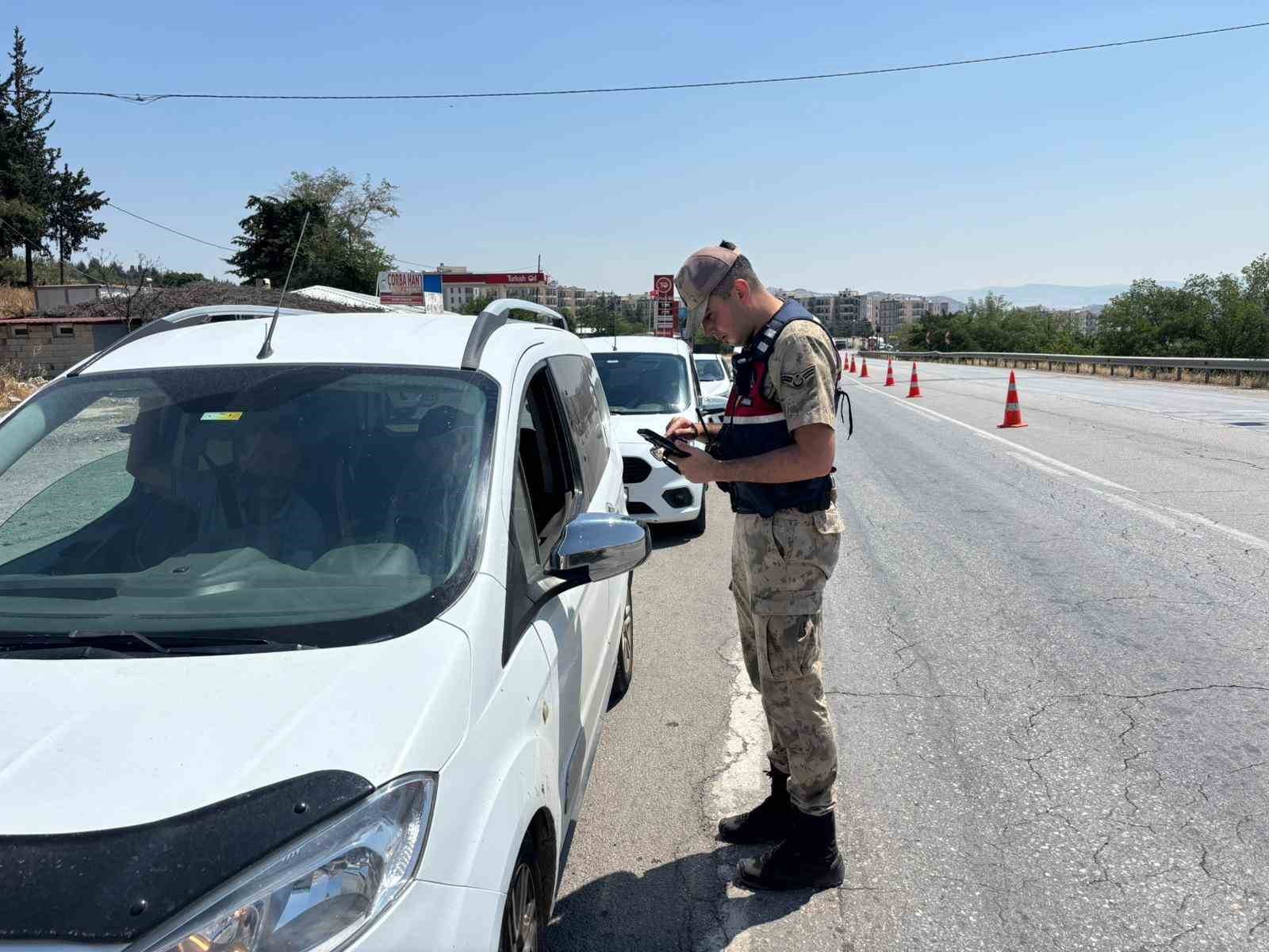 GAZİANTEP’TE 25 ARANAN ŞAHIS YAKALANDI