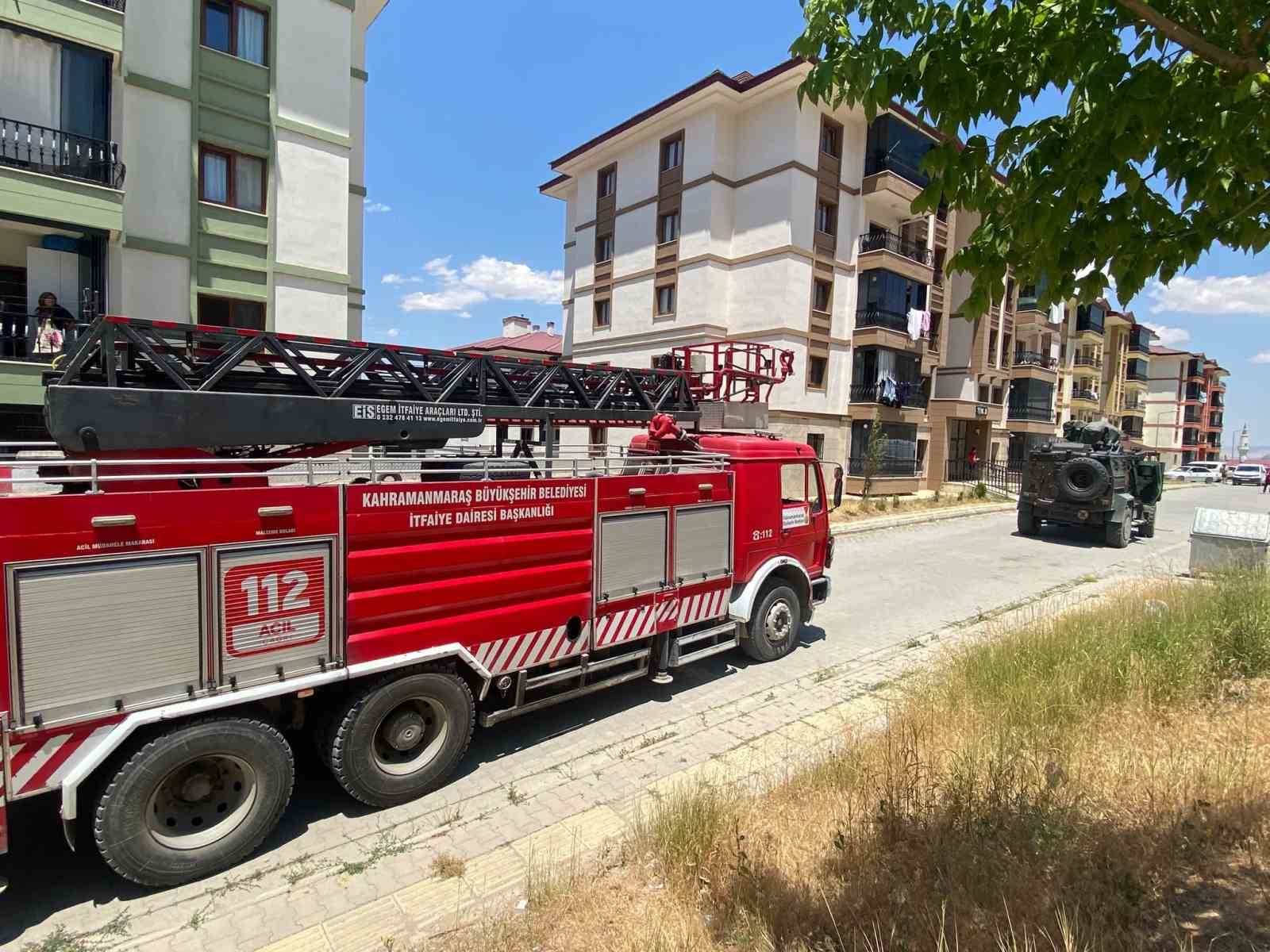 KAHRAMANMARAŞ’TA ANNE VE BABASINI EVDE REHİN ALDIĞI İDDİASI EKİPLERİ ALARMA GEÇİRDİ