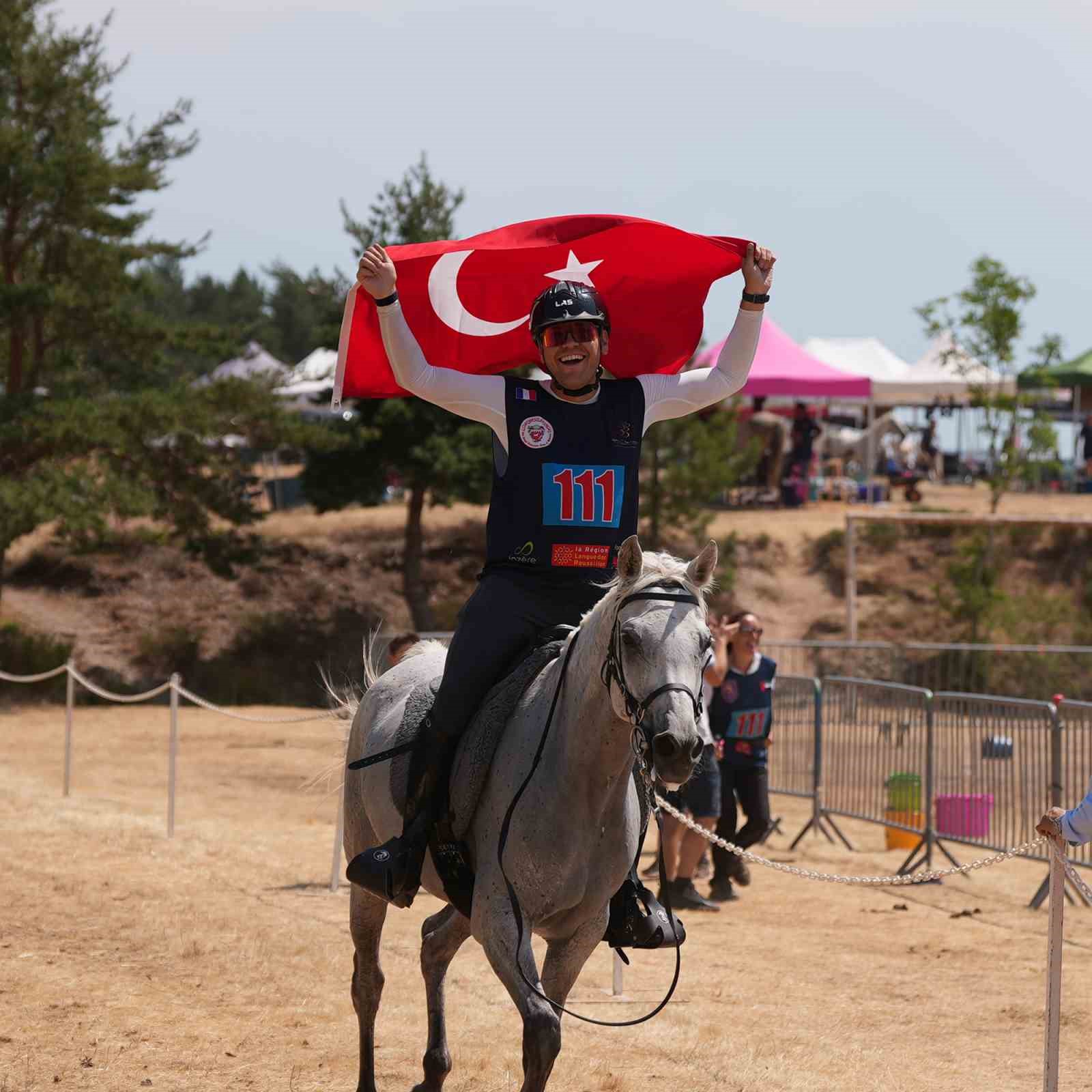 OĞUZ ALPER ÖKTEM, MİLLİ SPORCU OLUYOR