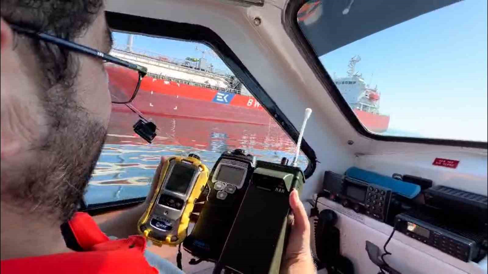 YALOVA ÇINARCIK’TA HİSSEDİLEN GAZ KOKUSUNUN KAYNAĞI TANKER ÇIKTI