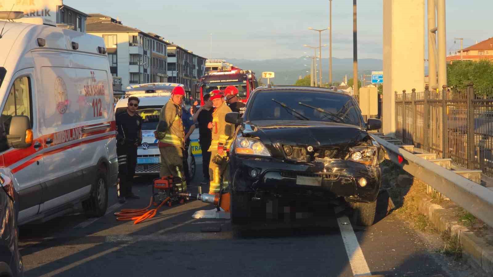 DÜZCE’DE ZİNCİRLEME KAZA: 1 ÖLÜ, 1 YARALI