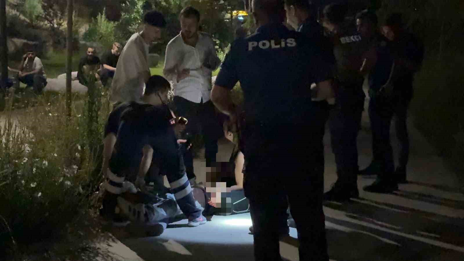 KAYSERİ’DE PARKTA BIÇAKLI KAVGA: 1’İ AĞIR, 3 YARALI