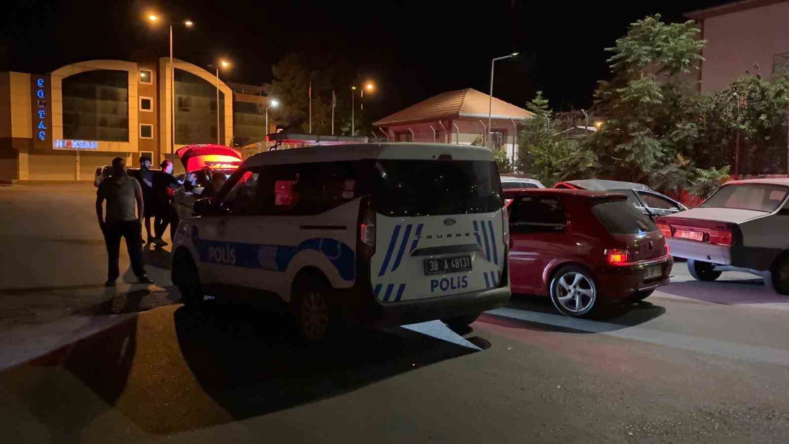 KAYSERİ’DE ’DUR’ İHTARINA UYMAYAN ALKOLLÜ SÜRÜCÜYE 225 BİN TL CEZA