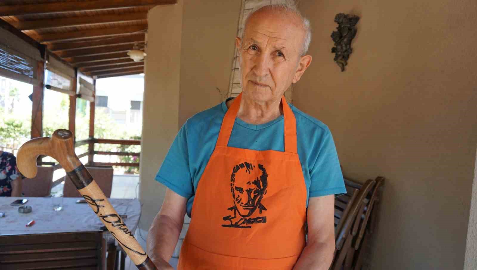 EMEKLİ EĞİTİMCİ, UNUTULMAYA YÜZ TUTAN BASTONCULUK ZANAATINI YAŞATIYOR