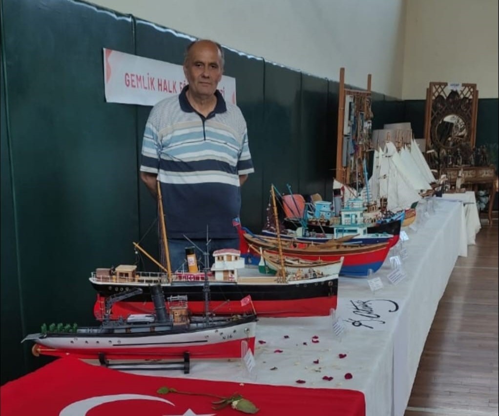EL EMEĞİYLE TARİHE YOLCULUK; SAVAŞ GEMİLERİNİ BİREBİR ÖLÇEKLE ÜRETİYOR