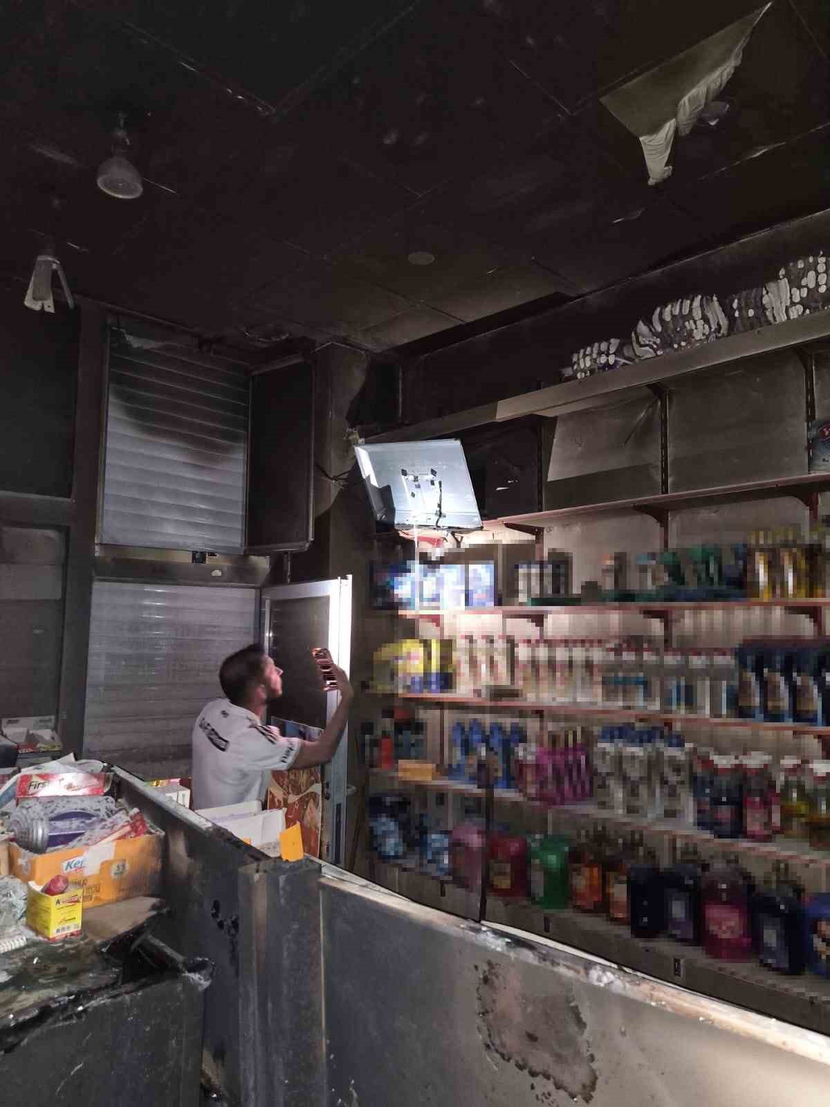VAN’IN ERCİŞ İLÇESİNDE İŞ YERİ YANGINI