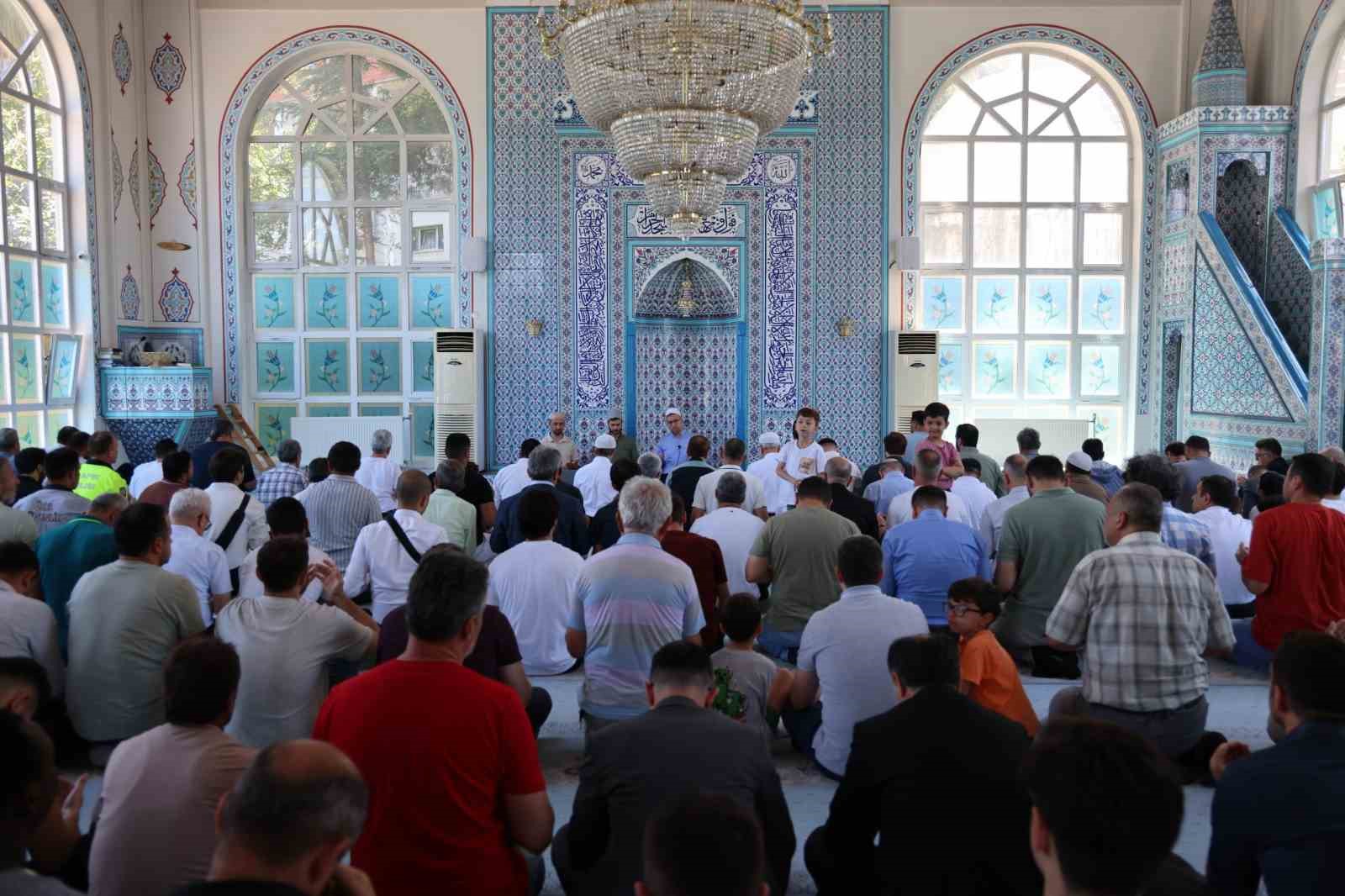 BEUN’DA MİLLÎ İRADENİN KAHRAMANLARI SAYGI, RAHMET VE MİNNETLE ANILDI
