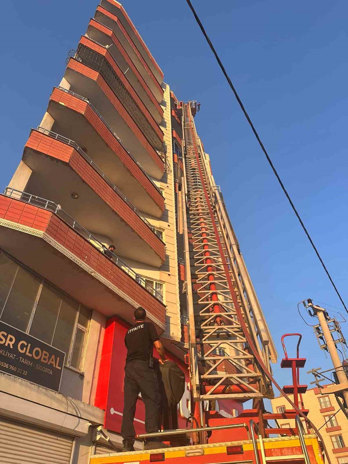 MARDİN’DE APARTMAN DAİRESİNDE ÇIKAN YANGIN SÖNDÜRÜLDÜ