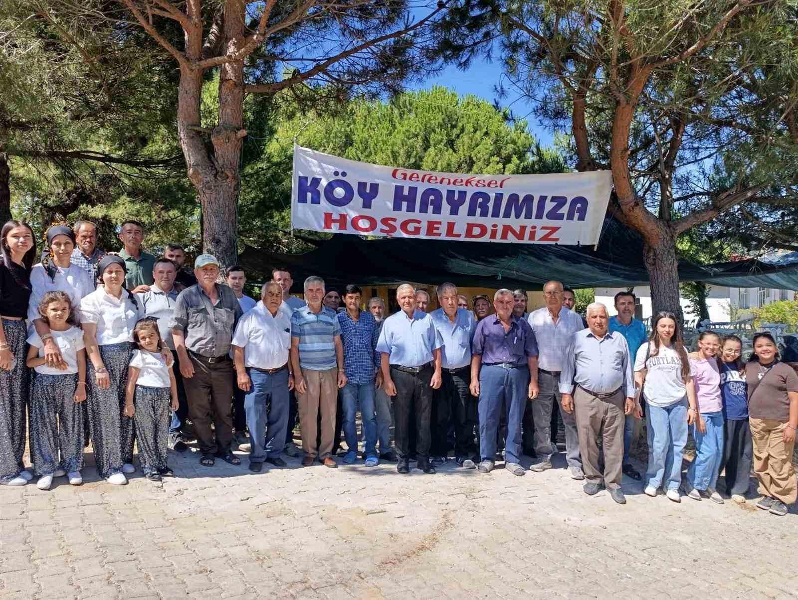 ASIRLIK GELENEK DUTLUCA’DA BİNLERCE KİŞİYİ AYNI SOFRADA BULUŞTURDU