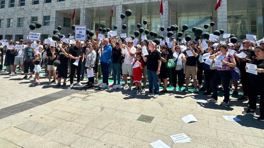 ATIŞ YAPI MAĞDURLARINDAN AÇIKLAMA: "BEDELİNİ VATANDAŞ ÖDÜYOR"