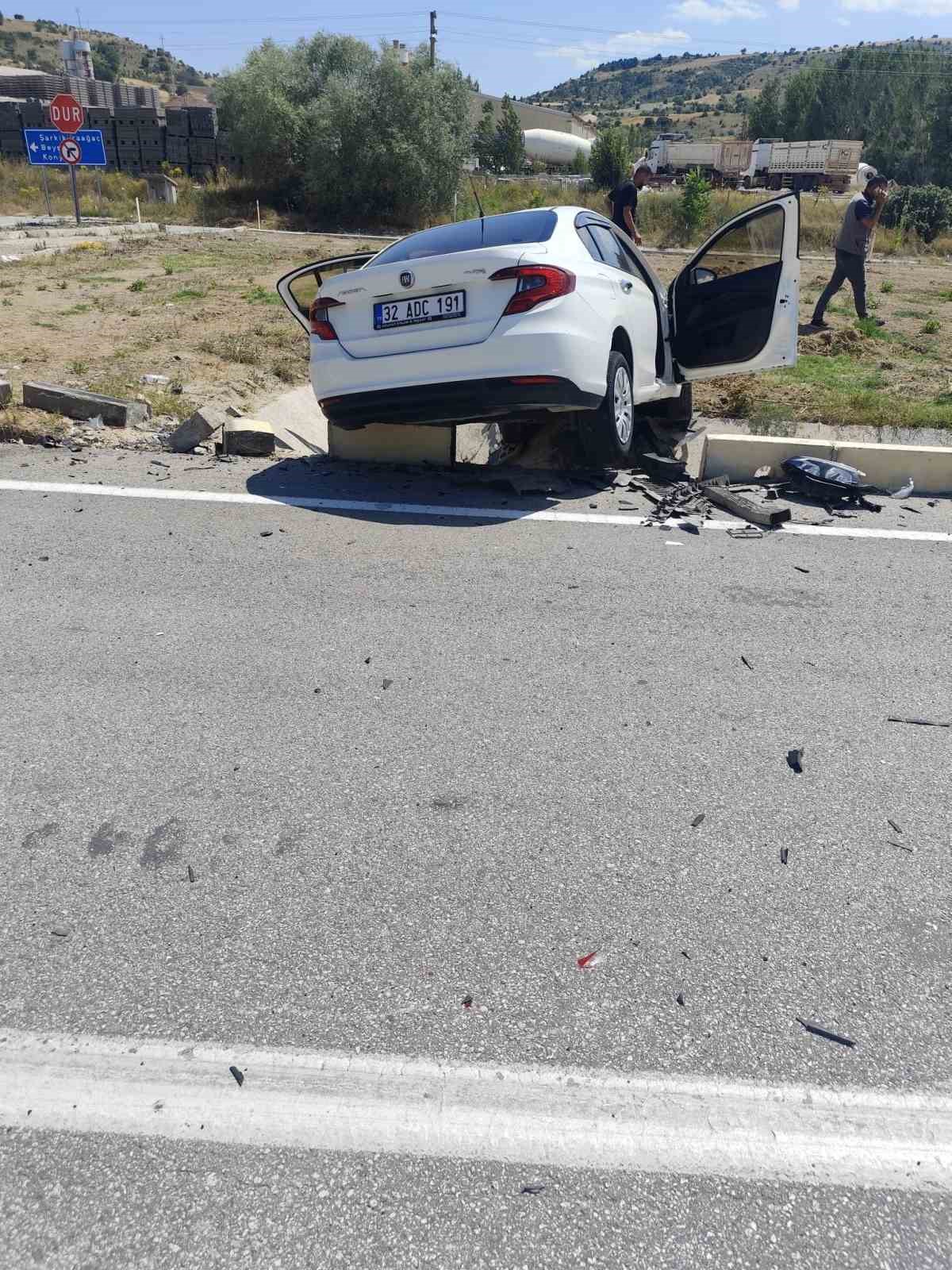 ISPARTA’DA TRAFİK KAZASI UCUZ ATLATILDI