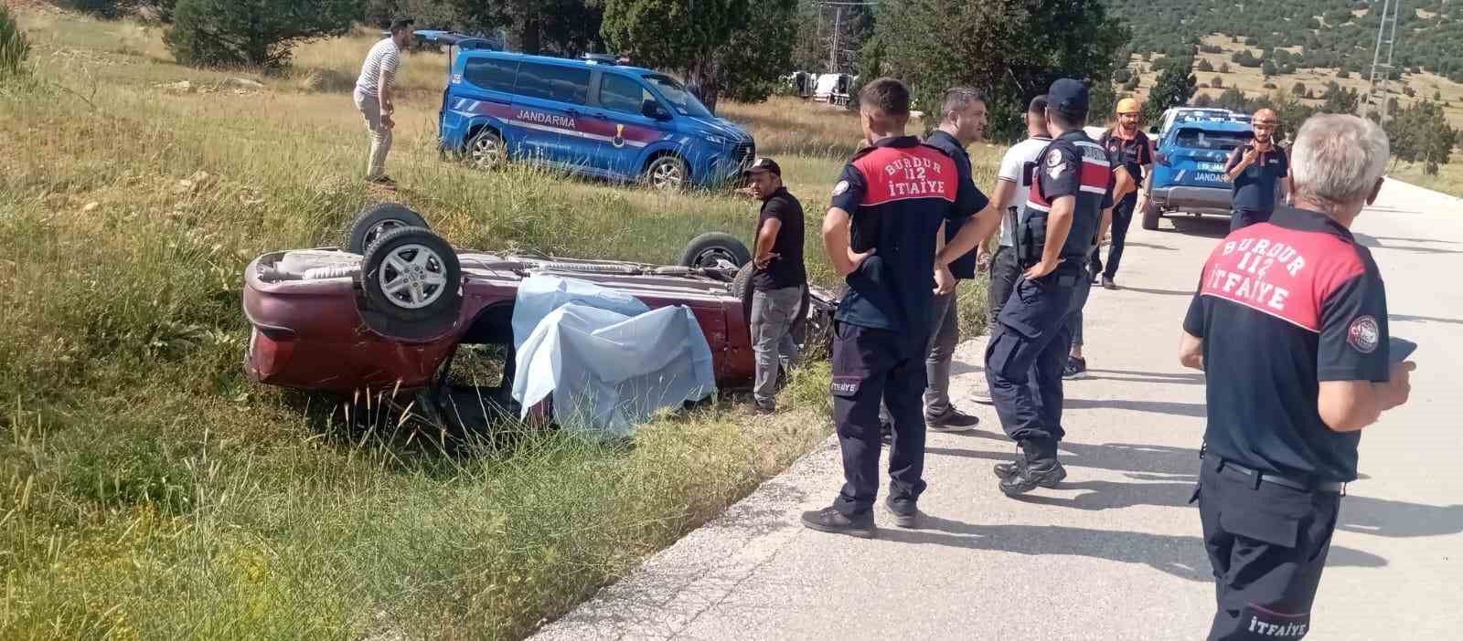 BURDUR’DA OTOMOBİL ŞARAMPOLE DEVRİLDİ: 1 ÖLÜ, 1 YARALI