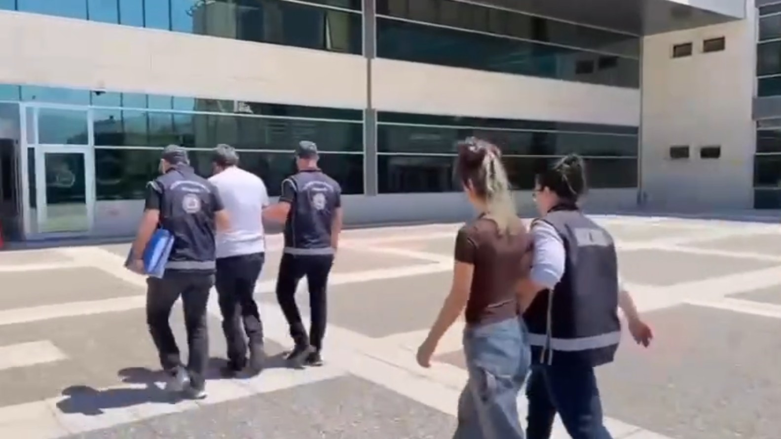 TEM OTOYOLU’NDA 20 DÜZENSİZ GÖÇMEN YAKALANDI