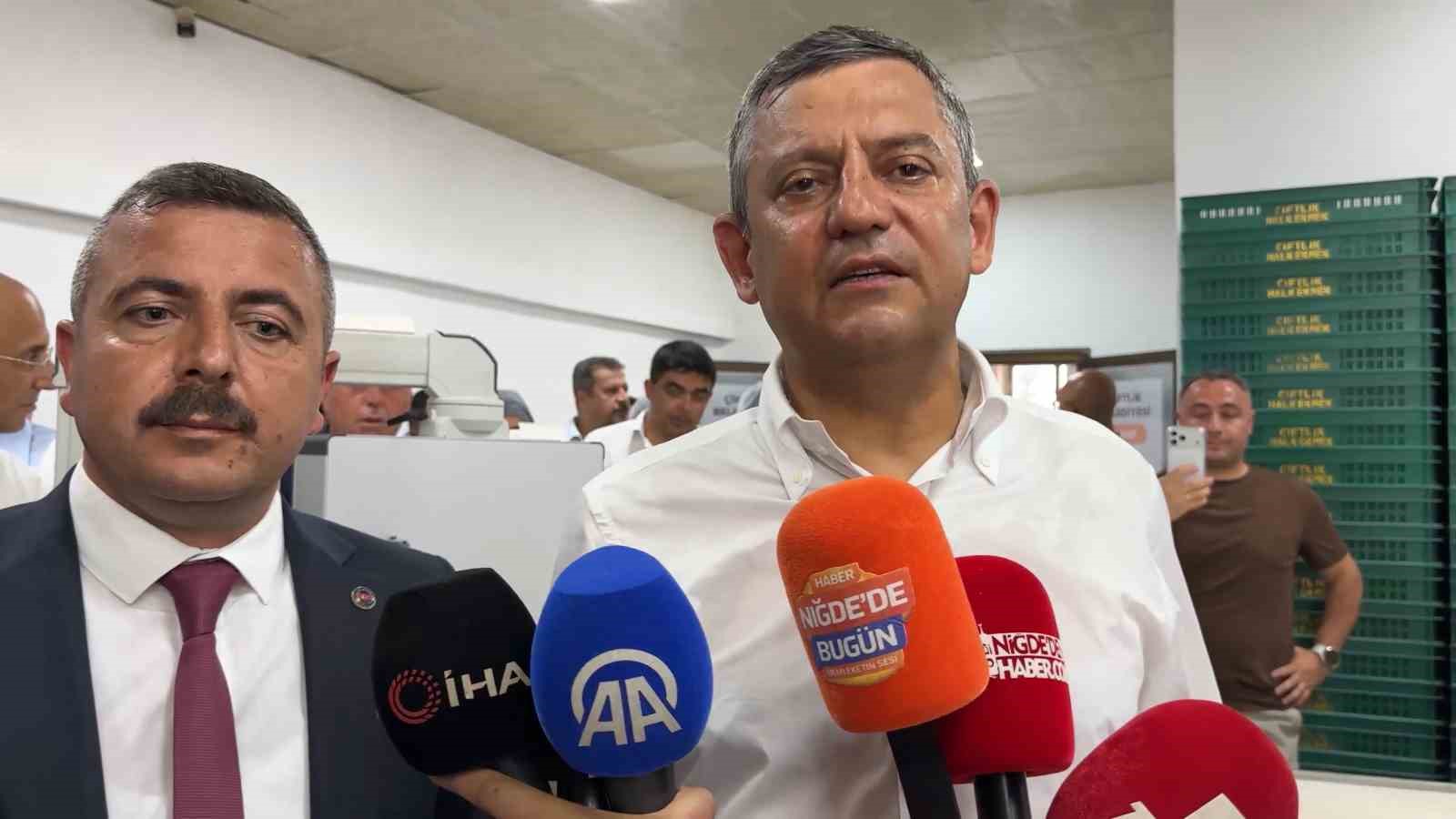 ÖZGÜR ÖZEL: "BU HİZMET ODAKLI YÜRÜYÜŞÜ KİMSE ENGELLEYEMEZ"