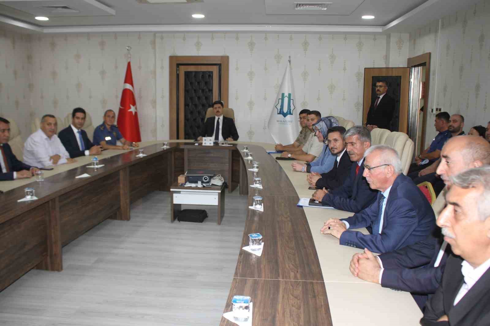 MALAZGİRT KAYMAKAMI AHMED TAYYİB KAHRAMAN GÖREVE BAŞLADI