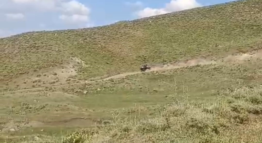 MUŞ’TA TRAKTÖR TAKLA ATTI: 2 YARALI