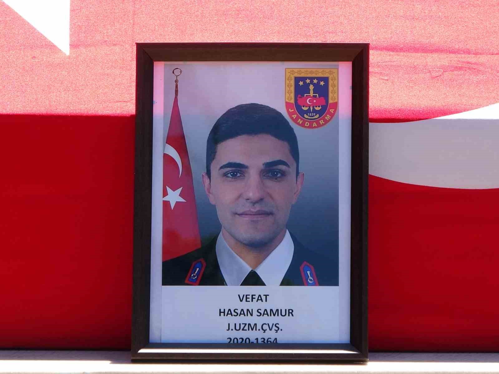 KAZADA HAYATINI KAYBEDEN UZMAN ÇAVUŞ SON YOLCULUĞUNA MEMLEKETİ UŞAK’TA UĞURLANDI