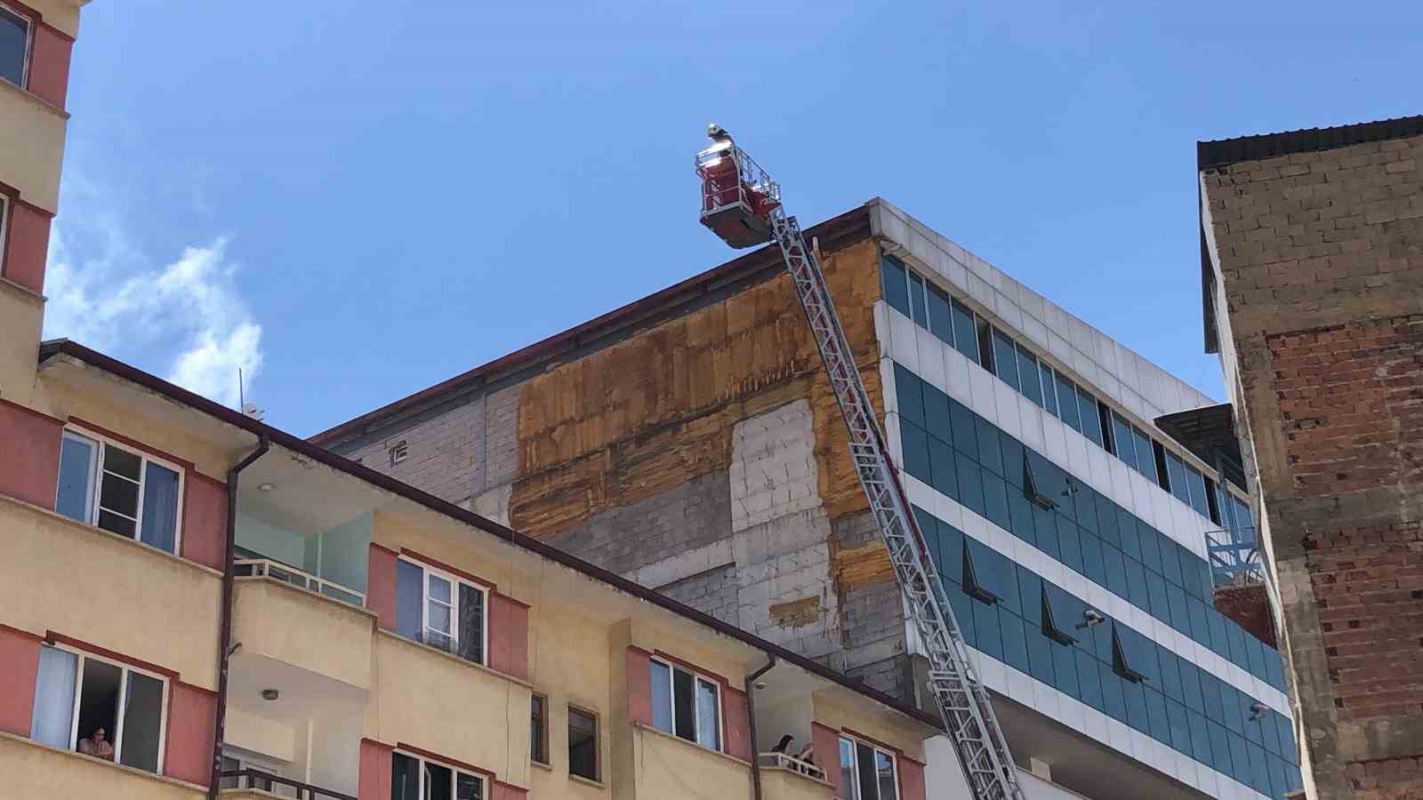 ELAZIĞ’DA BACA YANGINI PANİĞE NEDEN OLDU