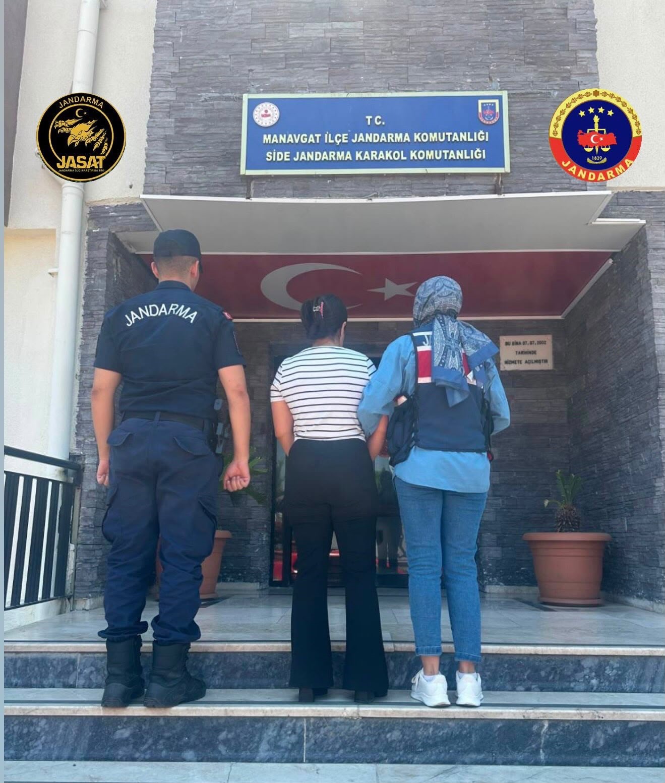 MANAVGAT’TA HAKKINDA 25 YIL 8 AY KESİNLEŞMİŞ HAPİS CEZASI BULUNAN HÜKÜMLÜ YAKALANDI
