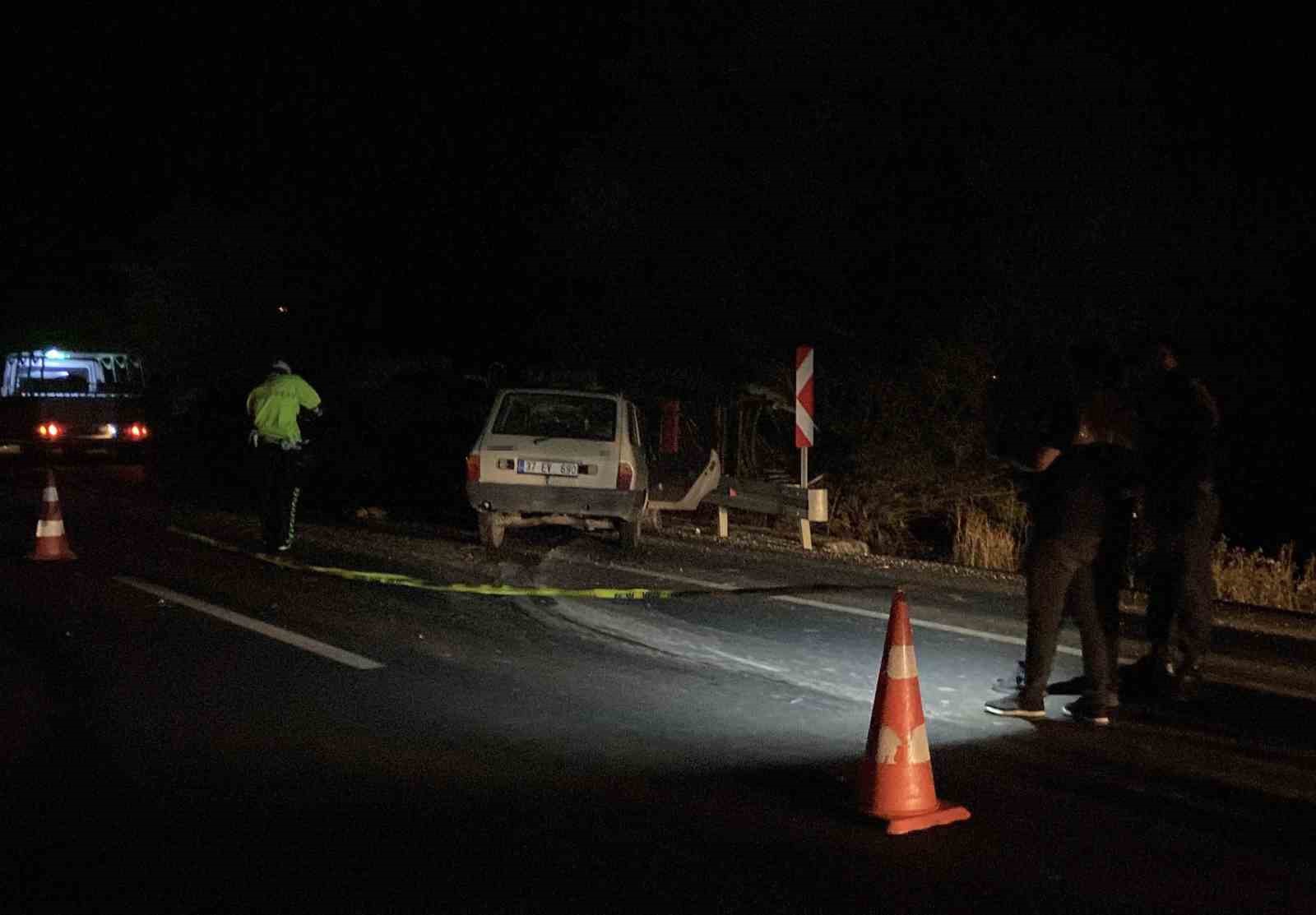 KASTAMONU’DA OTOMOBİL TRAKTÖRLE ÇARPIŞTI: 1 ÖLÜ, 1 YARALI