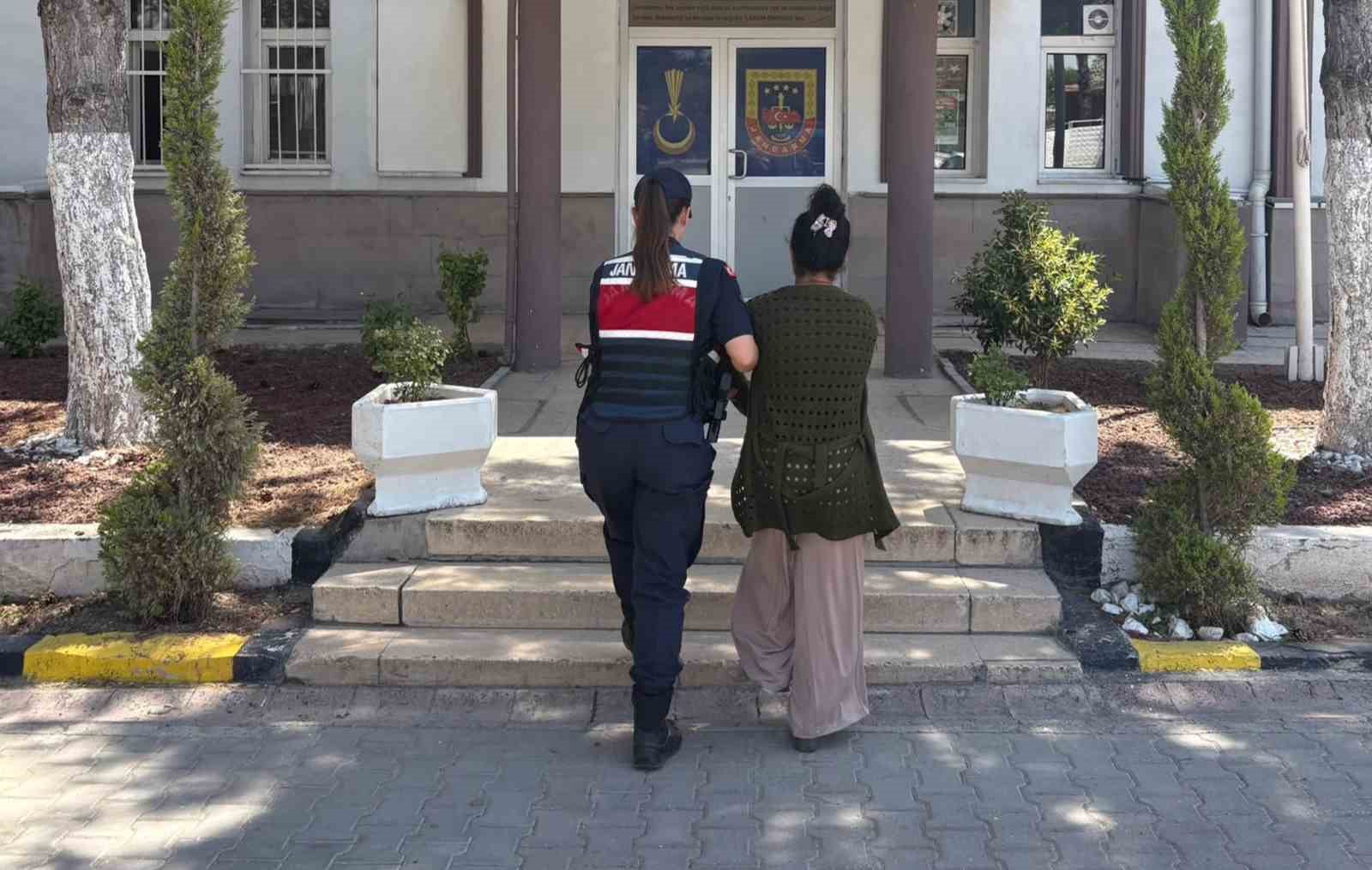 KIRIKKALE’DE ’UYUŞTURUCU’ TİCARETİNDEN ARANAN HÜKÜMLÜ YAKALANDI