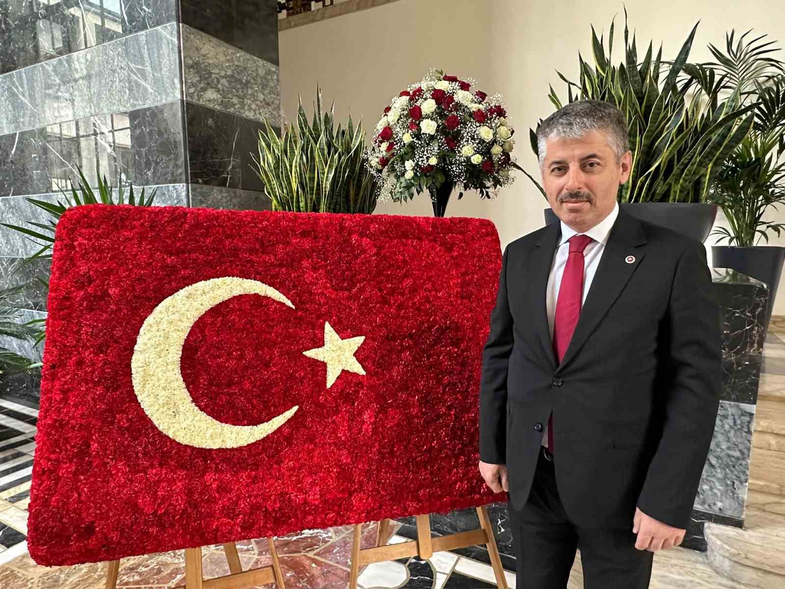 ÇOPUROĞLU: "15 TEMMUZ, MİLLETİN İHANETE GEÇİT VERMEDİĞİ GECEDİR"