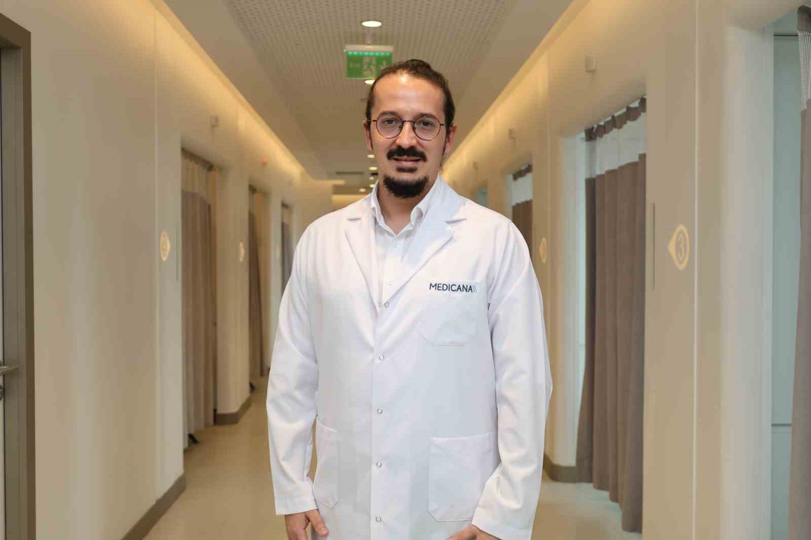 UZMANDAN DİZ PROTEZİ UYARISI: "BİRAZ DAHA İDARE EDEYİM" DEMEYİN