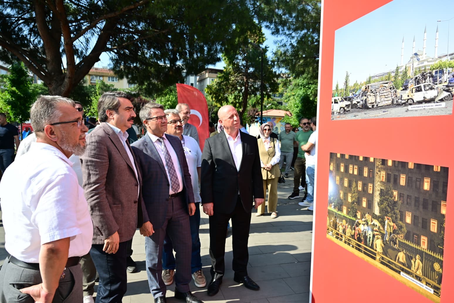 YILDIRIM’DA 15 TEMMUZ RUHU FOTOĞRAF SERGİSİYLE YAŞATILIYOR