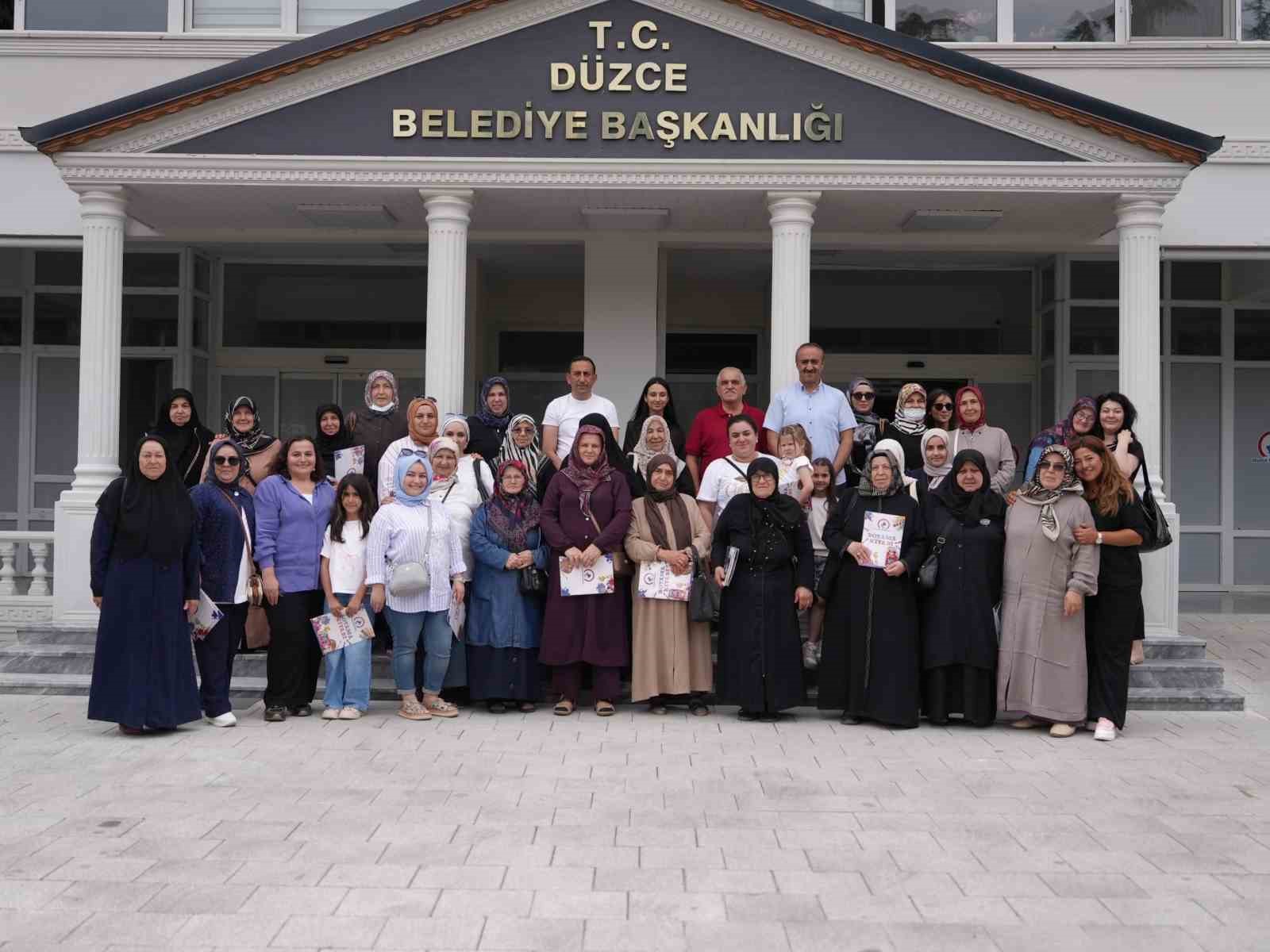 DÜZCE BELEDİYESİ HİZMETTE, KADINLAR KEŞİFTE