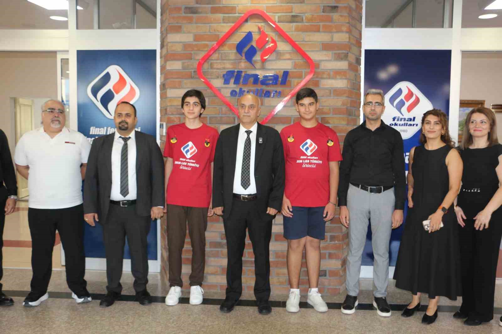 DİYARBAKIR FİNAL ORTAOKULU’NDAN LGS’DE ÇİFTE TÜRKİYE BİRİNCİLİĞİ