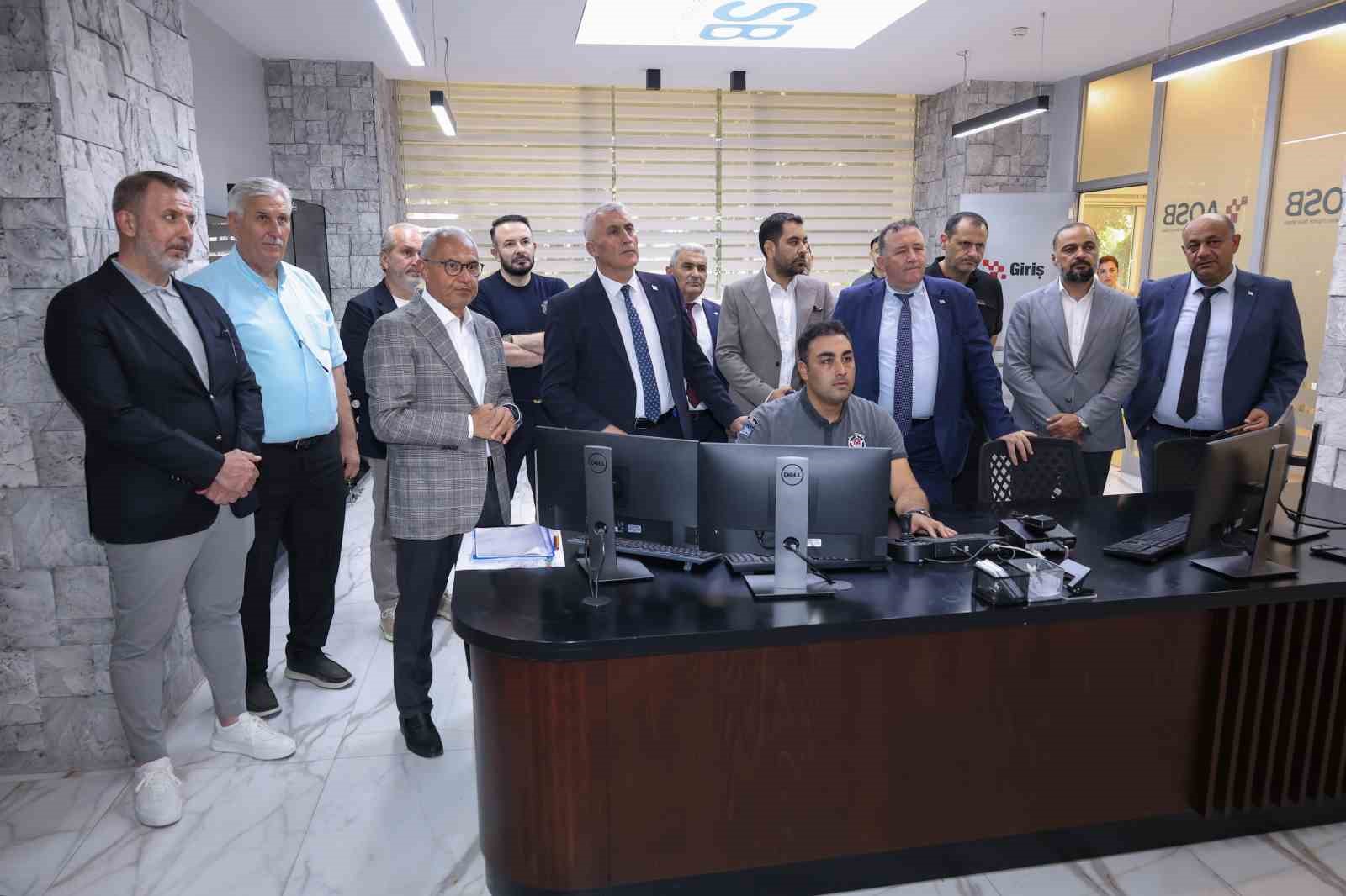 KKTC HEYETİ AOSB’NİN DİJİTAL ALTYAPISINI YERİNDE İNCELEDİ