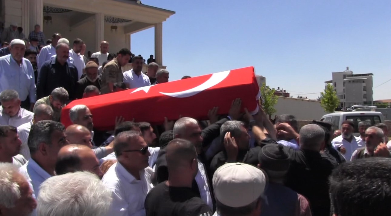 HAYATINI KAYBEDEN BELEDİYE BAŞKANI SON YOLCULUĞUNA UĞURLANDI