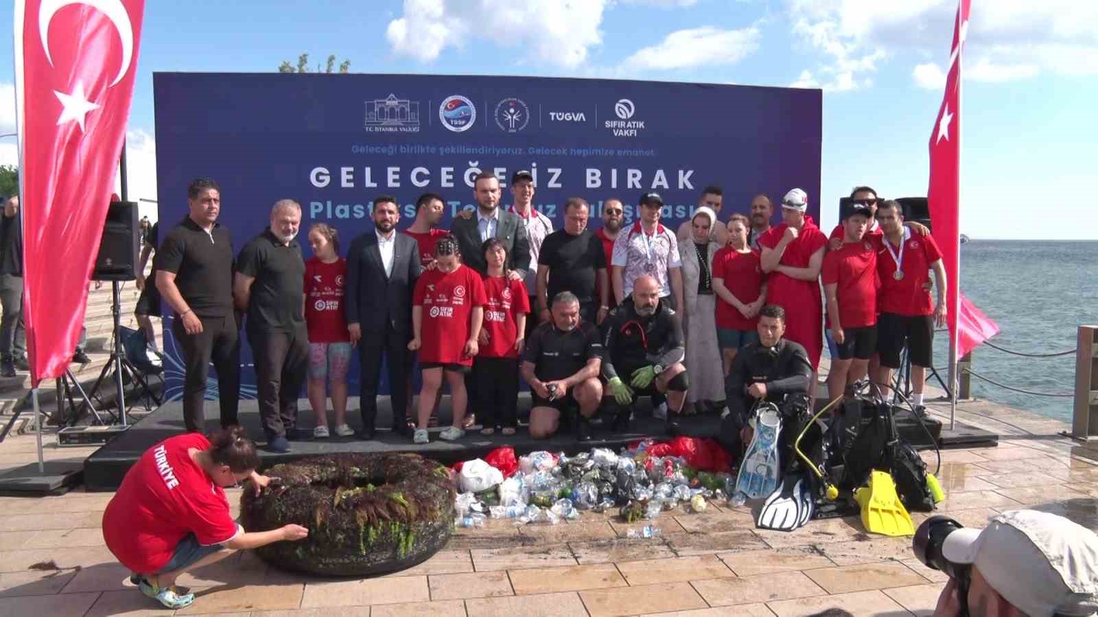 ÜSKÜDAR’DA DALGIÇLAR VE ÖZEL SPORCULAR DENİZ TEMİZLİĞİ İÇİN BULUŞTU