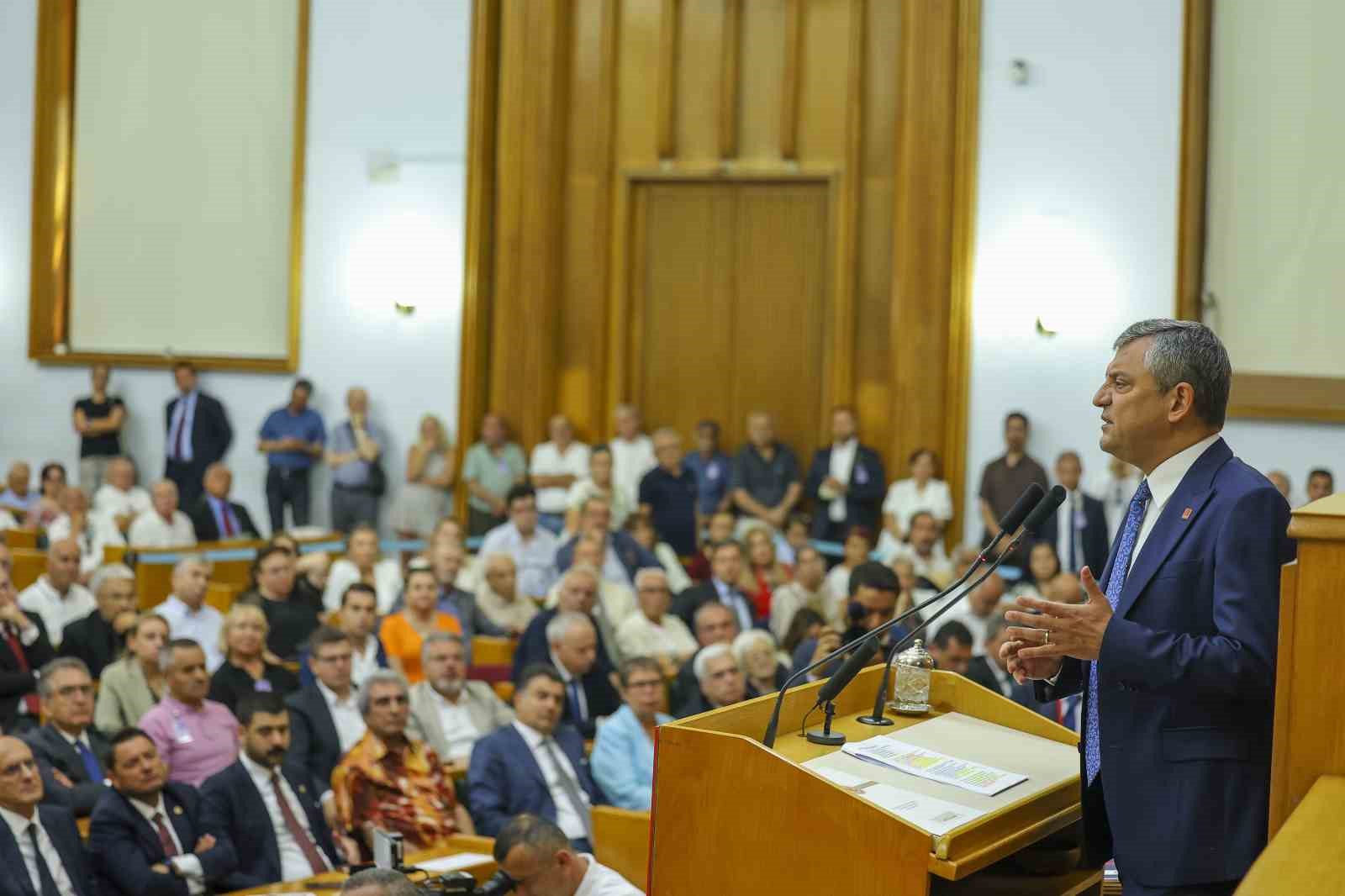 CHP GRUP BAŞKANI ÖZEL’DEN KILIÇDAROĞLU’NA SEÇİM ÇAĞRISI: "YÜZDE 90’IN ALTINDA OY ALIRSAM SİYASETİ BIRAKIYORUM"