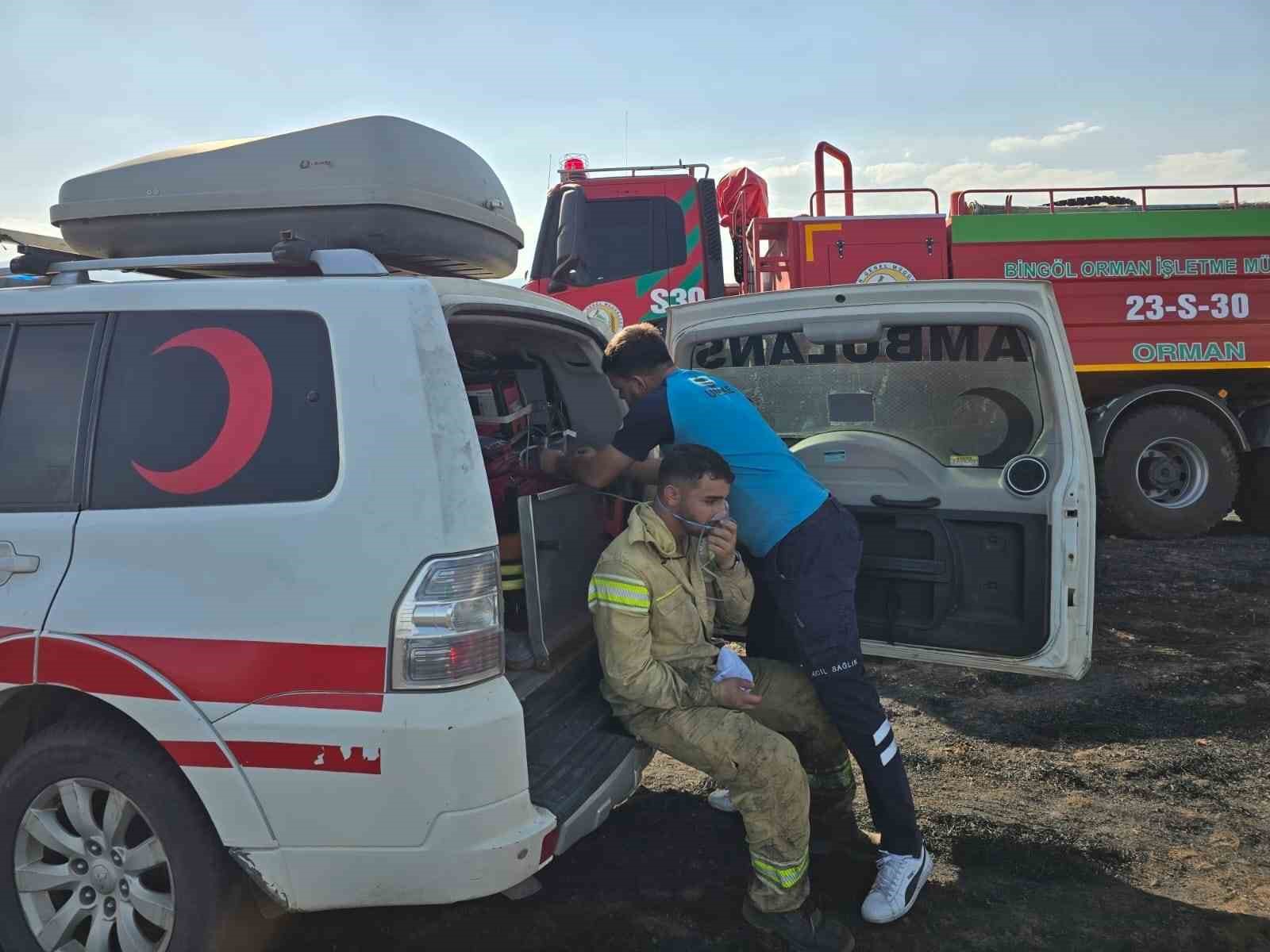 YANGINA MÜDAHALE EDEN 4 PERSONEL DUMANDAN ETKİLENDİ