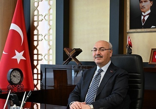 VALİ KÖŞGER, "15 TEMMUZ GECESİ KARANLIĞIN BAĞRINA BİR OK GİBİ SAPLANIP ESARET ZİNCİRLERİNİ TEK HAMLEDE PARÇALADIK"