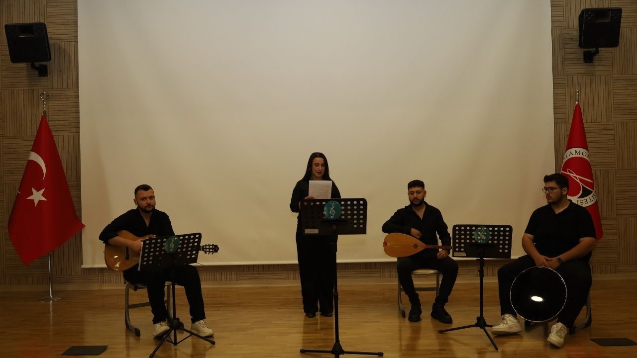KASTAMONU’DA 15 TEMMUZ’UN 10. YILINDA KAHRAMANLIK TÜRKÜLERİ SESLENDİRİLDİ