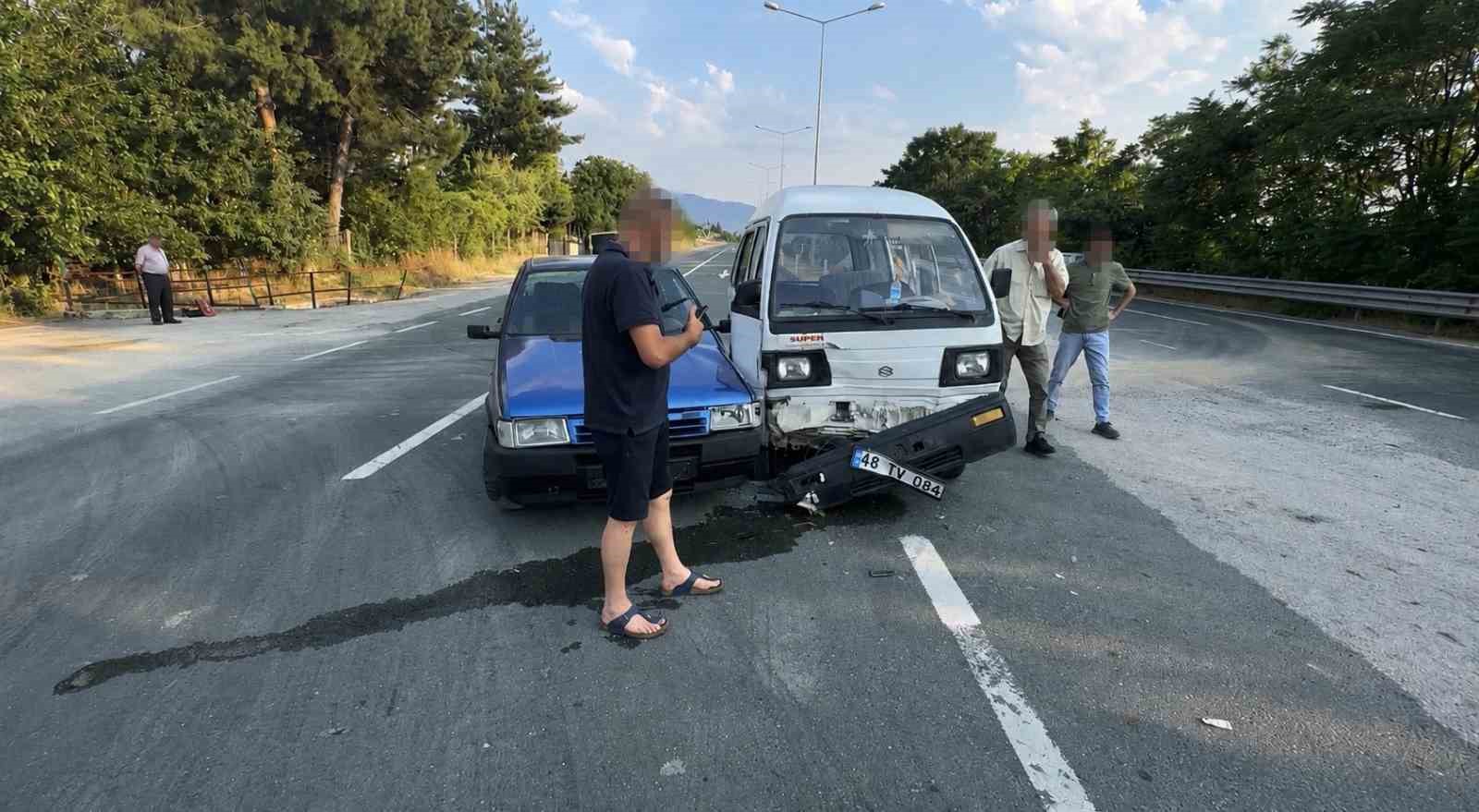 "CEZA YERİNE ARACINI YAPTIRAYIM" TEKLİFİNDE BULUNAN ALKOLLÜ SÜRÜCÜ POLİSİ GÖRÜNCE KAÇTI