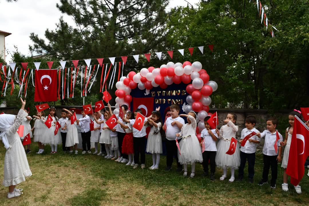 KÜTAHYA’DA 15 TEMMUZ’UN 10. YILINDA KUR’AN KURSU ÖĞRENCİLERİNDEN ANMA PROGRAMI