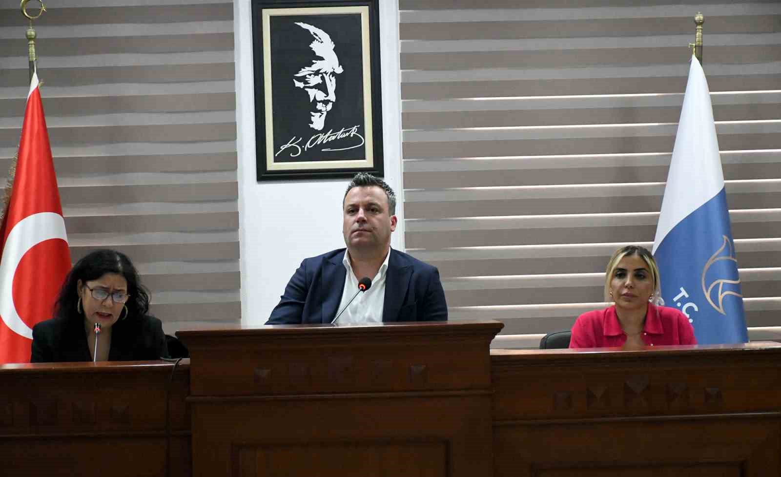 BAŞKAN VEKİLİ DEMİRTAŞ: "ÖZER TÜRK STADI’NDAKİ SÜREÇ RESMİ TEKNİK RAPORLAR DOĞRULTUSUNDA YÜRÜTÜLÜYOR"