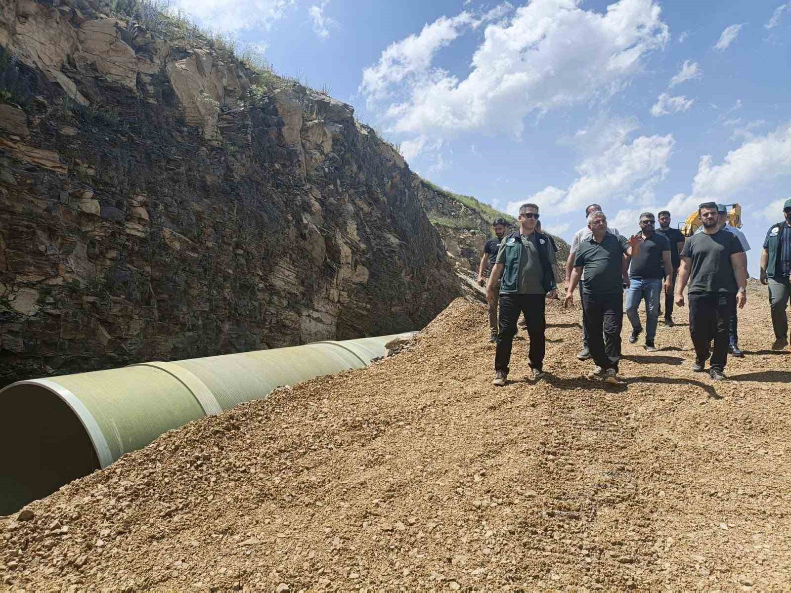 DSİ BÖLGE MÜDÜRÜ SERDAR KOTAN KARS’TAKİ SULAMA YATIRIMLARINI YERİNDE İNCELEDİ